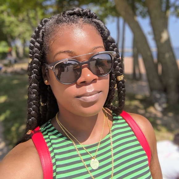 Meet your Posher, Carol - Picture 16 of 16